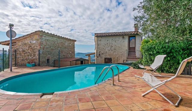 Rustic Holiday Home in Corciano with Swimming Pool