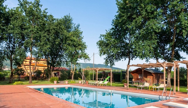 Rustic mansion in Pian di Scò