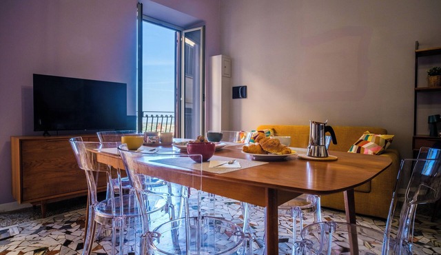 Sea view apartment but in the heart of the historic center, opposite the Museum