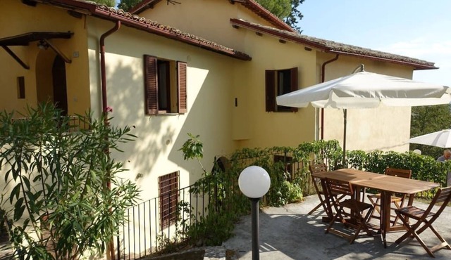 Small villa with views of the Umbrian valley