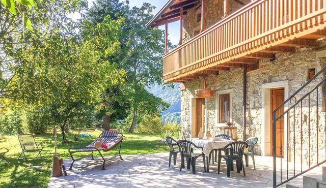 Spacious cottage on large natural plot.