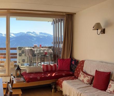Studio chaleureux, confortable, avec vue sur les Alpes