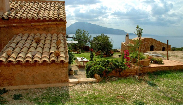 Studio inside an Historical villa in the Natural Reserve bordering the sea coast in Custonaci