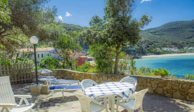 Studio overlooking Scaglieri beach