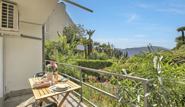 Studio w/Panoramic view, Shared Pool, Garden & Terrace, Agno, Switzerland