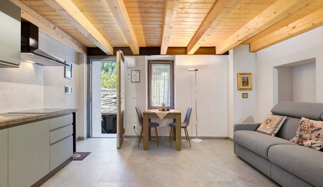 Studio with Private Parking, Shared Garden, and Walk-in Closet in Morgex