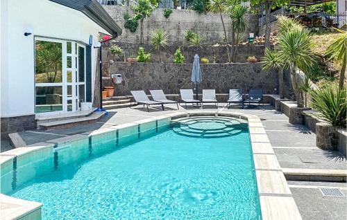 Stunning Home In Laureana Cto