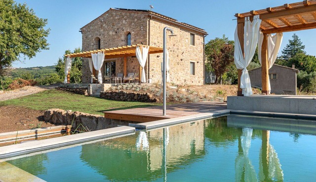 Stunning private villa for 10 people with WIFI, private pool, terrace and pets allowed