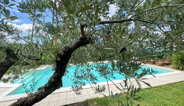 Stylish villa with amazing views and pool near Montefalco and Bevagna sleeps 14