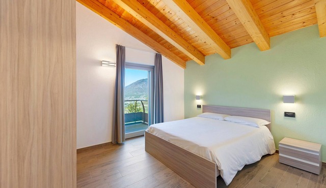 Suly Apartments 3 – Modern Accessible Stay with Mountain Views in Saint-Vincent in Cillian