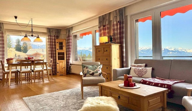 Sunny Alpine Apartment - 180 View