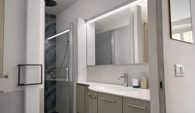 TATI HOME - two-room apartment in the center 1 minute from piazza unità