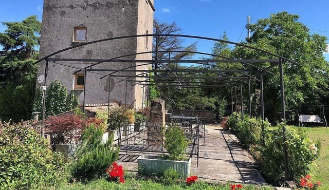 Torre Laerzia: A characteristic and welcoming three-story ancient watch tower located in a historical archaeological site, with Free WI-FI.