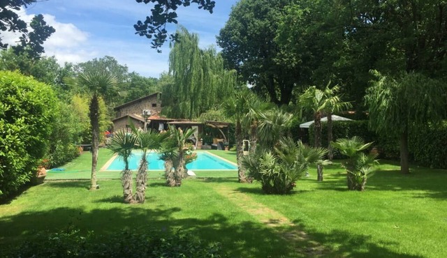 Tuscan rustic villa with pool, wifi, outdoor jacuzzi,