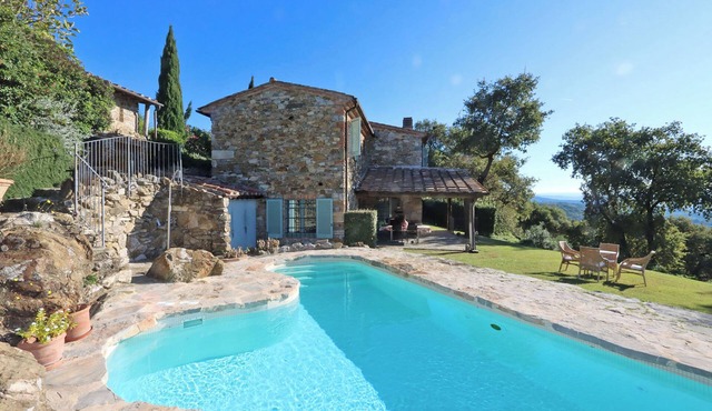 Tuscan Stone House with Private Pool and Breathtaking Views in La Croce