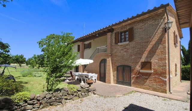 Typical farmhouse with private swimming pool and large outdoor area. Situated near the village of Fo
