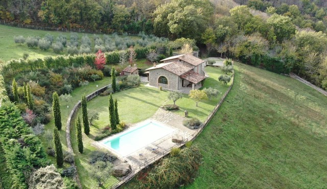 Umbrian Charm With Poolside Relaxation