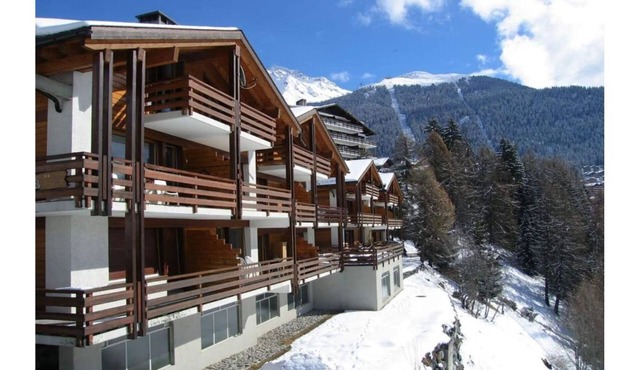 Uninterrupted views of the mountains and across the valley