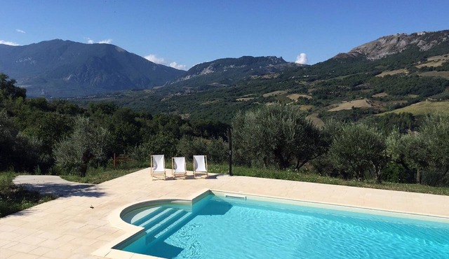 Unique house with residential tower and swimming pool, mountain view, silence, child friendly