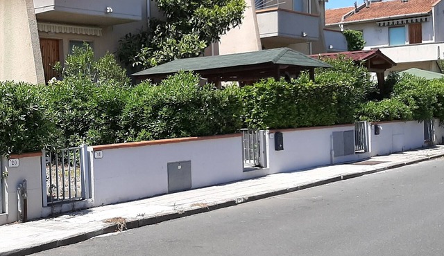 VADA (LI) MODERN TERRACTORY RENOVATED WITH GARDEN 300 METERS FROM THE SEA