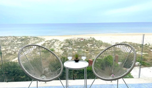 Very bright beachfront apartment in Alcamo