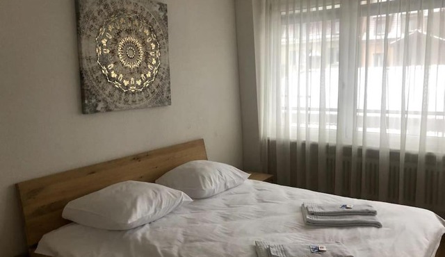 Very sunny 1BR flat in the city center - West4