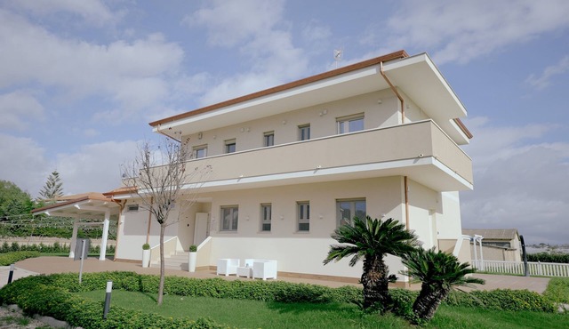 Villa 300 m from the sea, ideal for families and events