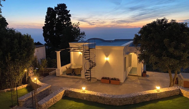 Villa Claudia - Lovely villa with Jacuzzi hot tub