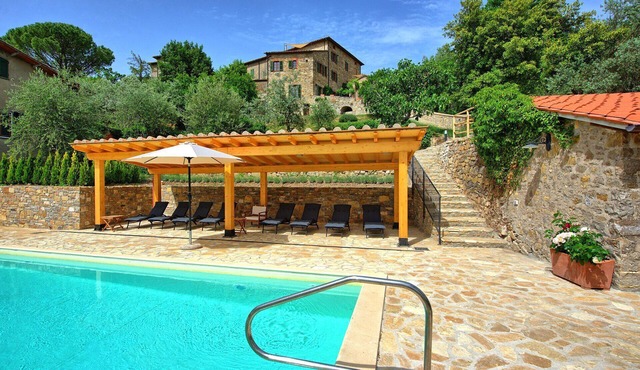 Villa Collina - Holiday House Rental with private swimming pool in the small village of Montegi.