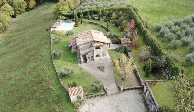 Villa Elisa, villa with private pool & air Co near Reschio Castle