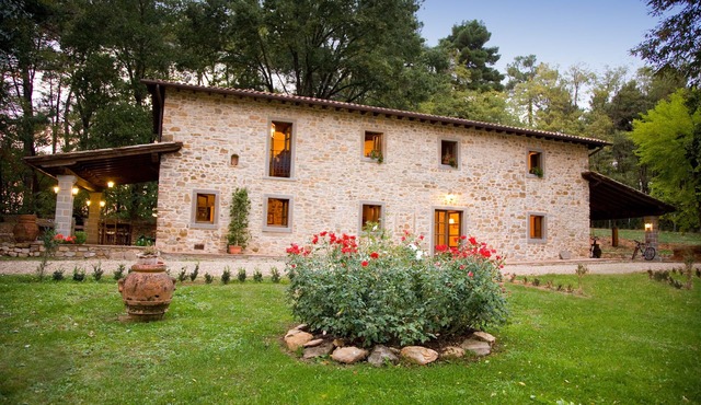 Villa Elisabetta close to Florence, private pool, park fenced
