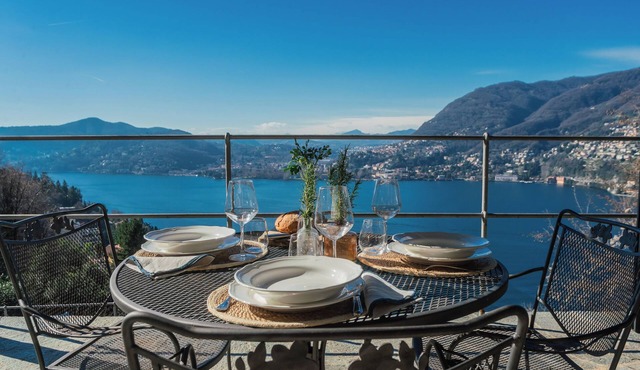 Villa Eugenia - Pool e Garden Retreat in Como .