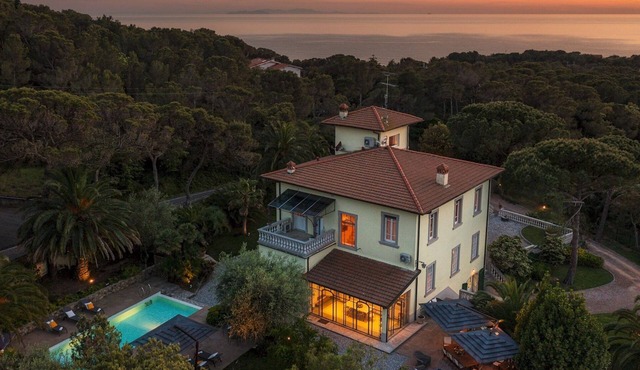 Villa Gaius 8+2, Emma Villas