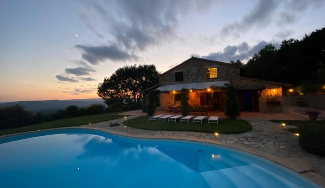 Villa I Grifoni, luxury villa near Todi with private pool, A/C, panoramic views