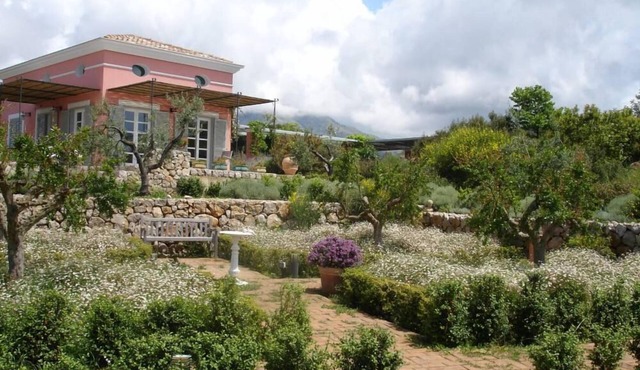 Villa in olive grown countryside near Sperlonga, Gaeta, beaches in Itri