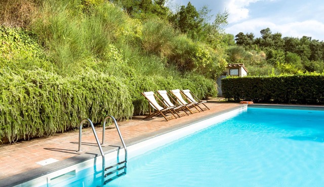 Villa in Rome with Pool & Garden