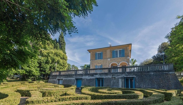 Villa Liberty - Private villa, 4 bedrooms, pool use, airco, wifi, see, Marche in Osimo