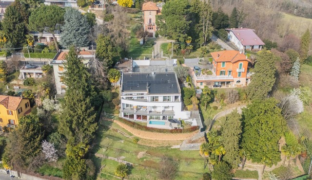 Villa Olivo with garden & pool