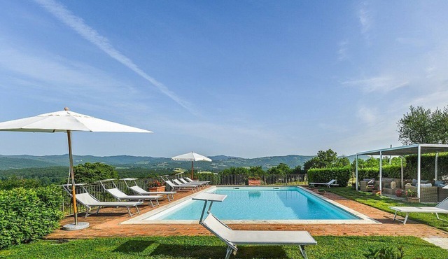 Villa Saffo: A charming three-story villa surrounded by meadows and by green hills, with Free WI-FI.