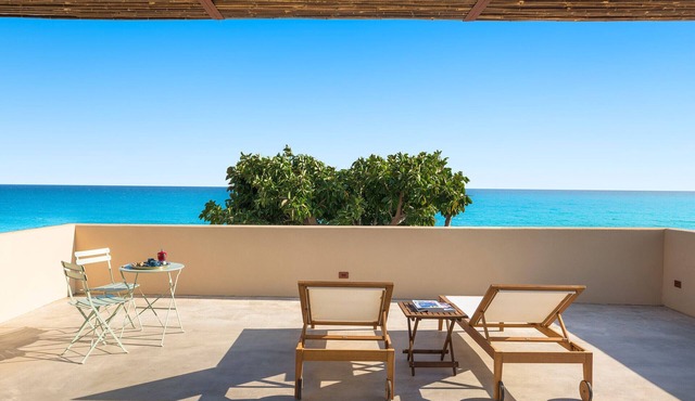 Villa with pool, on the sea in Marina di Modica