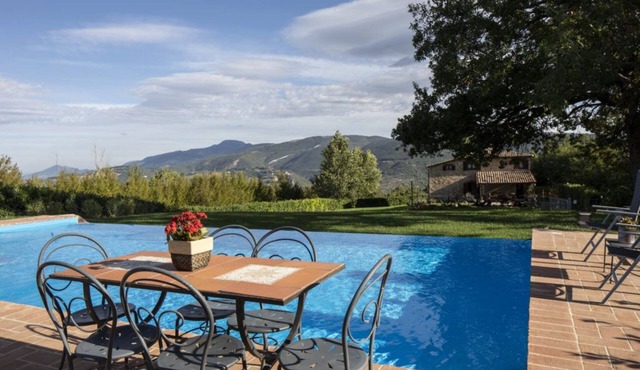 Villa with private pool in beautiful surroundings in the Marche! in Marche