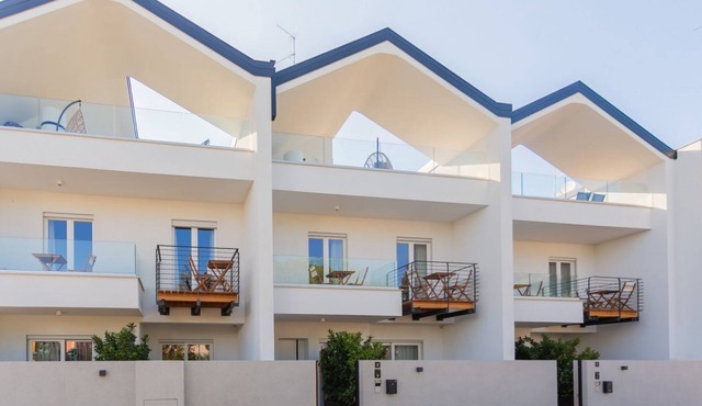 Wanderlust Experience | Waves Nacre in Bari