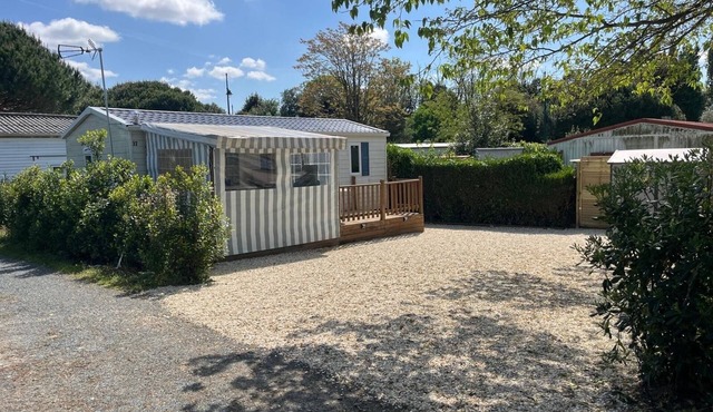 Waterfront mobile home Port des Barques 17 (in residential park) in Port des Barques