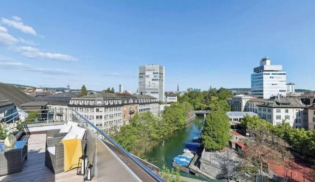 Waterfront Penthouse | AC | Rooftop | Free Parking