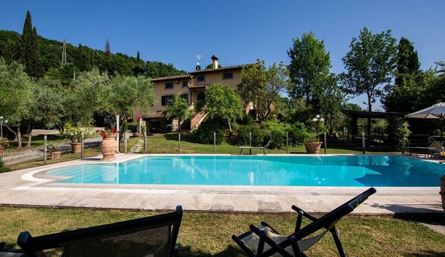 Wonderful private villa with WIFI, A/C, private pool, TV, terrace and pets allowed, close to Are.