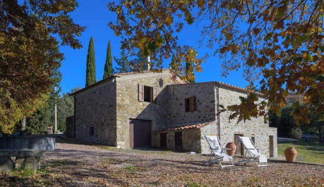 Wonderful private villa for 8 guests with WIFI, A/C, TV, patio and pets allowed