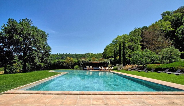 Wonderful private villa with WIFI, private pool, hot tub, A/C, TV, patio, close to San Gimignano