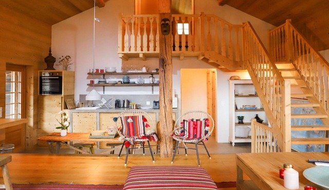 Wonderful private villa for 6 guests with WIFI, terrace, pets allowed and parking