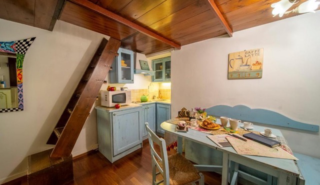 Wonderful Romantic Studio Ponte Vecchio Area in Florence