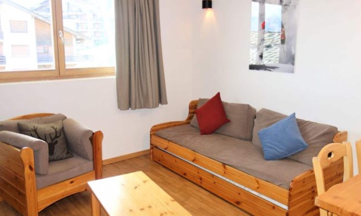 Saint-Pierre-de-Clages Apartment | Apartment in the Heart of Valley